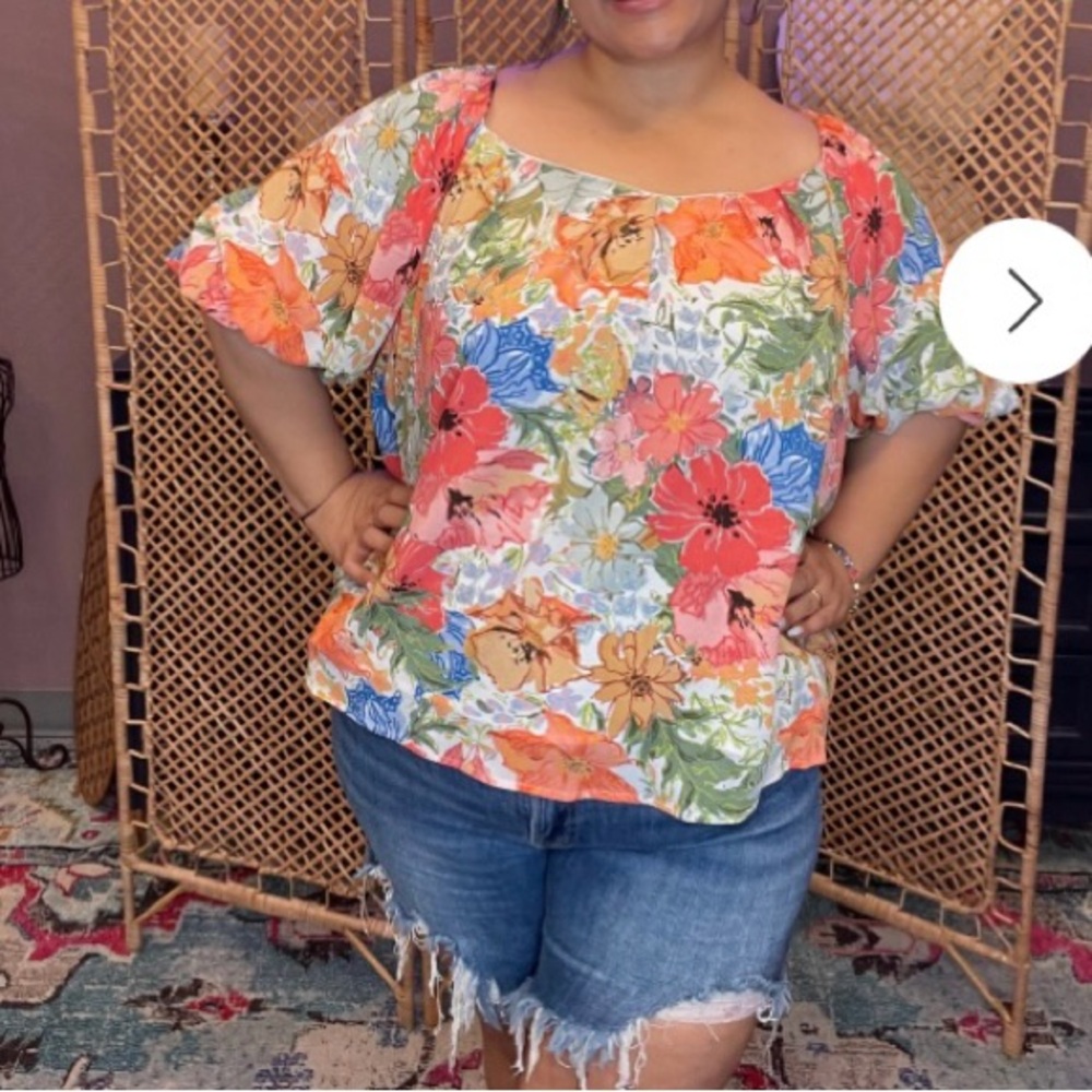 Hailey & Co. Women’s Floral Blouse; Size M